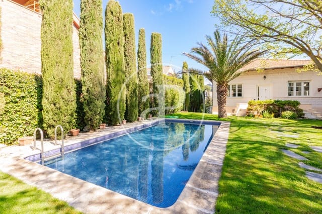 3 soveværelse Villa til salg i Aravaca, Madrid by med swimmingpool - € 2.480.000 (Ref: 9788415)