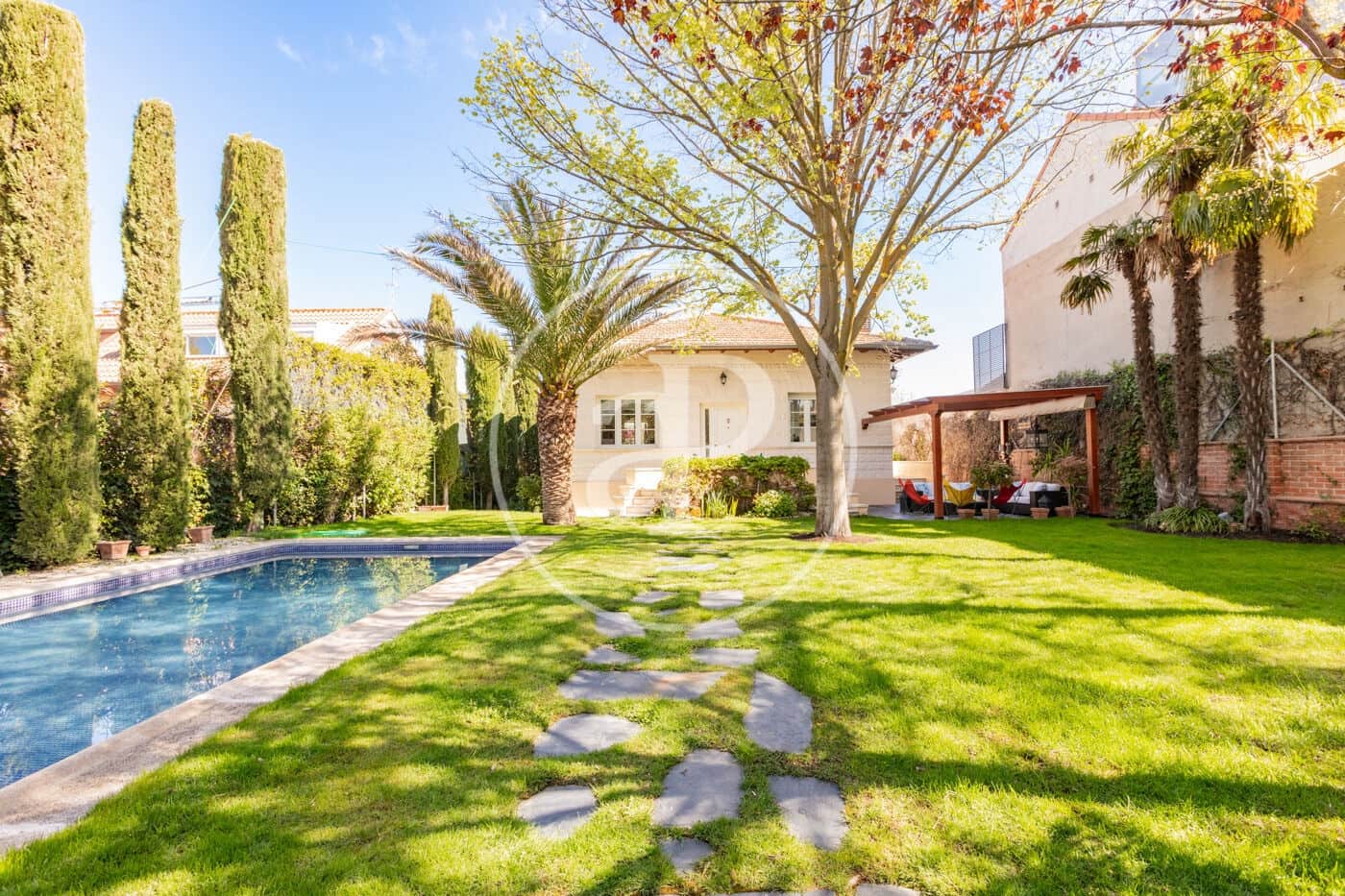 3 soveværelse Villa til salg i Madrid by med swimmingpool - € 2.480.000 (Ref: 9788415)