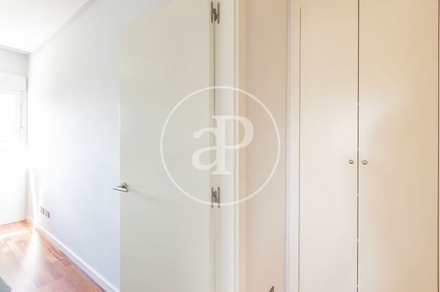 1 slaapkamer Appartement te koop in Valdefuentes, Madrid stad met zwembad - € 525.000 (Ref: 9788416)