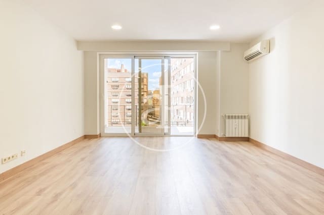 3 soveværelse Lejlighed til salg i Almagro, Madrid by - € 1.359.000 (Ref: 9791056)