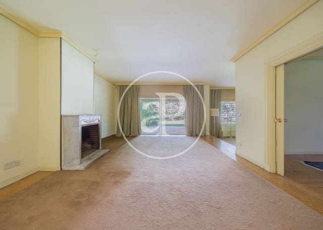 6 slaapkamer Villa te koop in Fuentelareina, Madrid stad met zwembad - € 2.700.000 (Ref: 9791061)