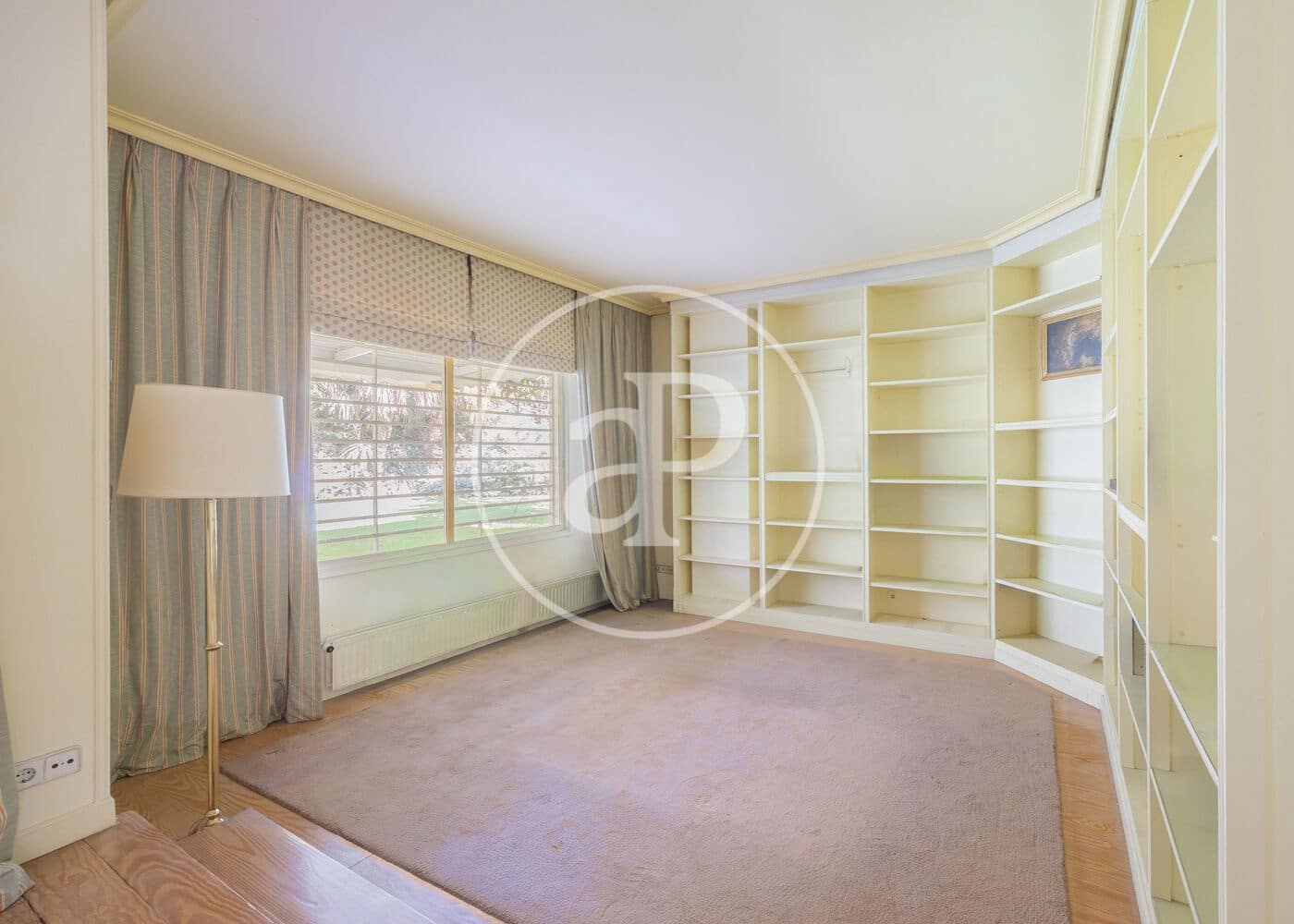 6 slaapkamer Villa te koop in Madrid stad met zwembad - € 2.700.000 (Ref: 9791061)
