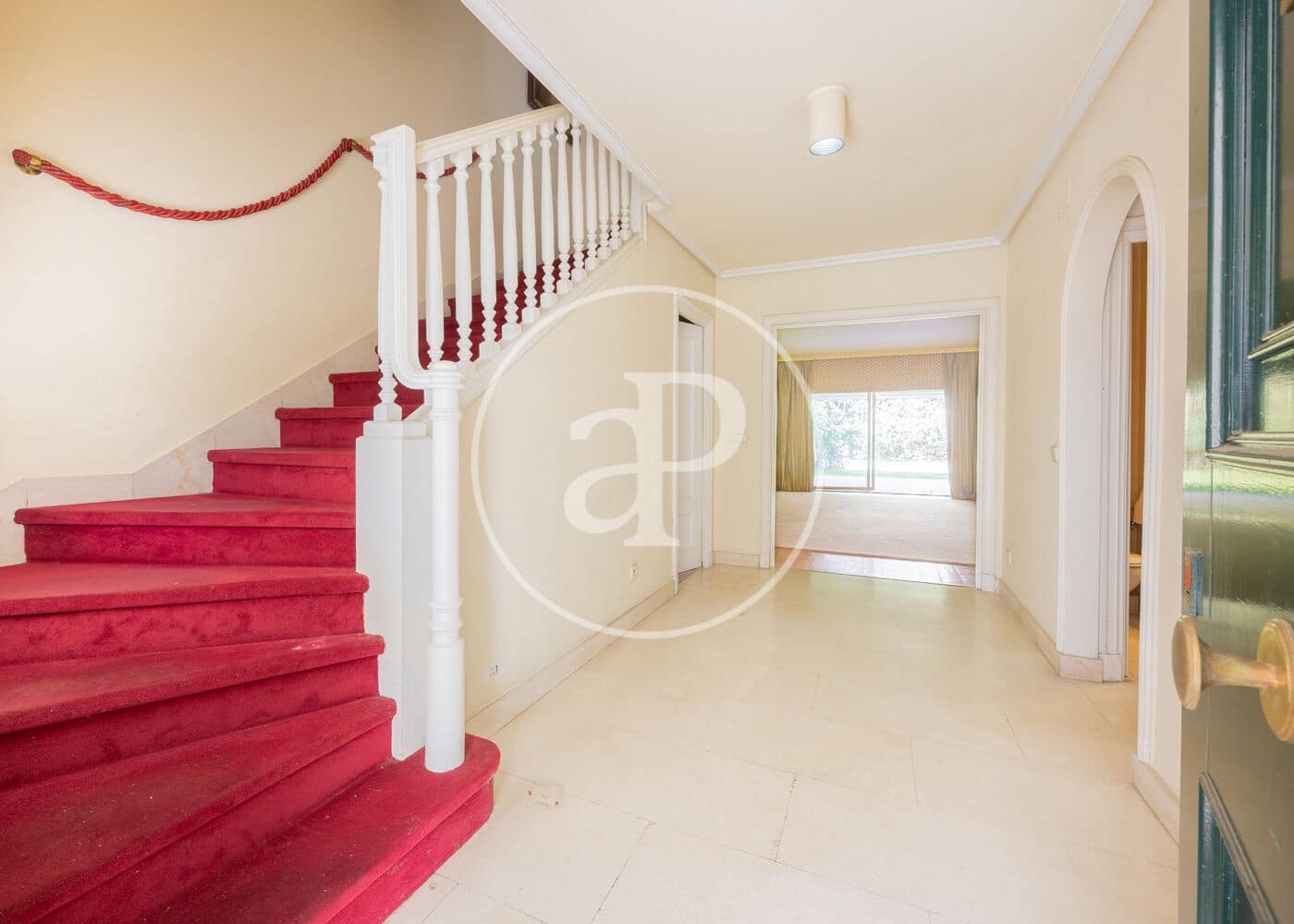 6 slaapkamer Villa te koop in Madrid stad met zwembad - € 2.700.000 (Ref: 9791061)