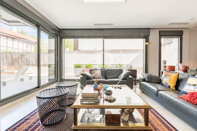 4 soverom Villa til salgs i Canillas, Madrid by med svømmebasseng - € 2 490 000 (Ref: 9791063)