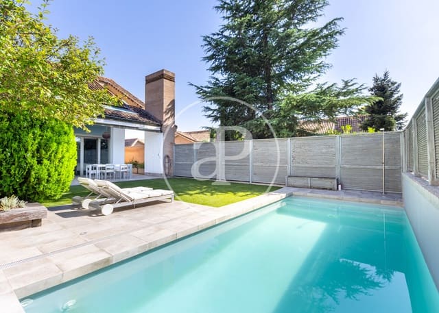 5 chambre Villa/Maison à vendre à Pozuelo de Alarcón avec piscine - 2 700 000 € (Ref: 9791064)