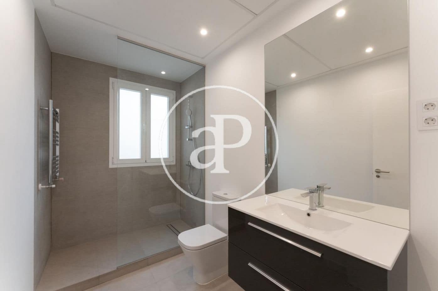 3 soveværelse Lejlighed til leje i Madrid by - € 3.500 (Ref: 9794645)