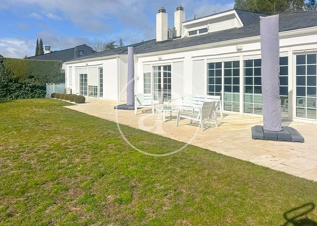 6 bedroom Villa for sale in La Moraleja, Alcobendas with pool - € 4,500,000 (Ref: 9794646)