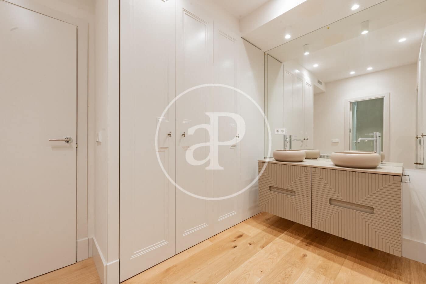 3 bedroom Apartment for sale in Madrid city - € 1,055,000 (Ref: 9797123)