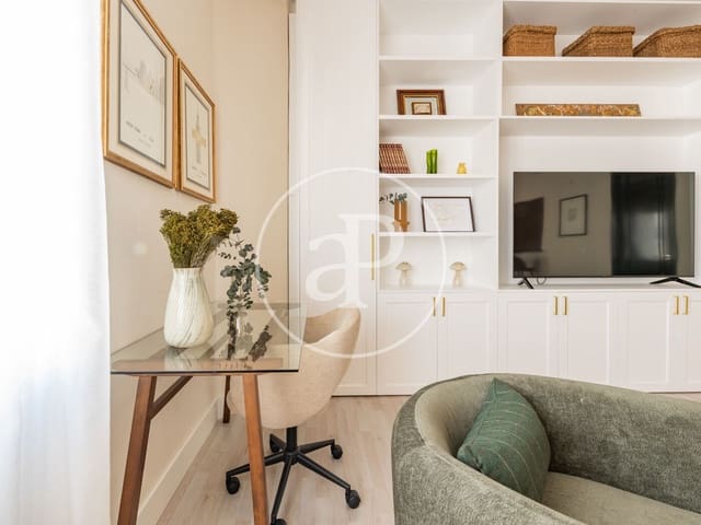 2 soveværelse Lejlighed til leje i Palacio, Madrid by - € 3.700 (Ref: 9797125)