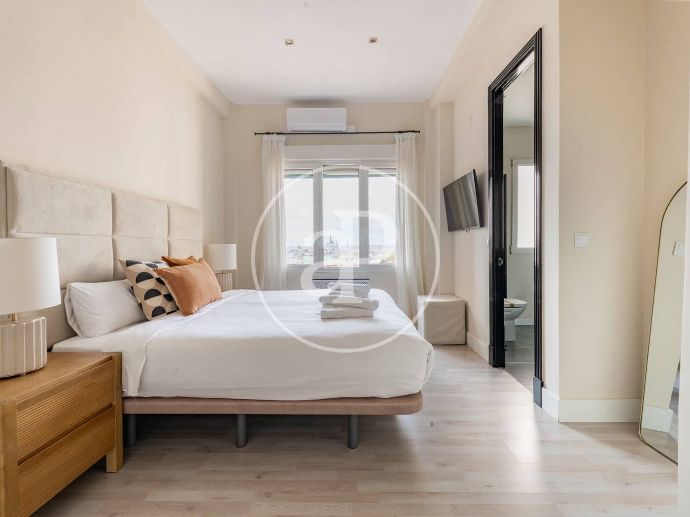 2 soveværelse Lejlighed til leje i Madrid by - € 3.700 (Ref: 9797125)