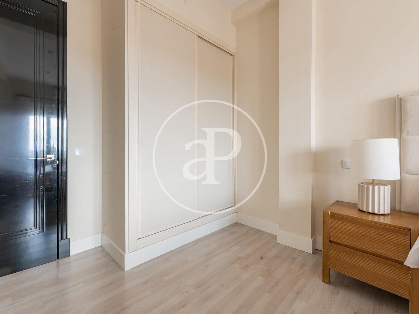 2 soveværelse Lejlighed til leje i Madrid by - € 3.700 (Ref: 9797125)