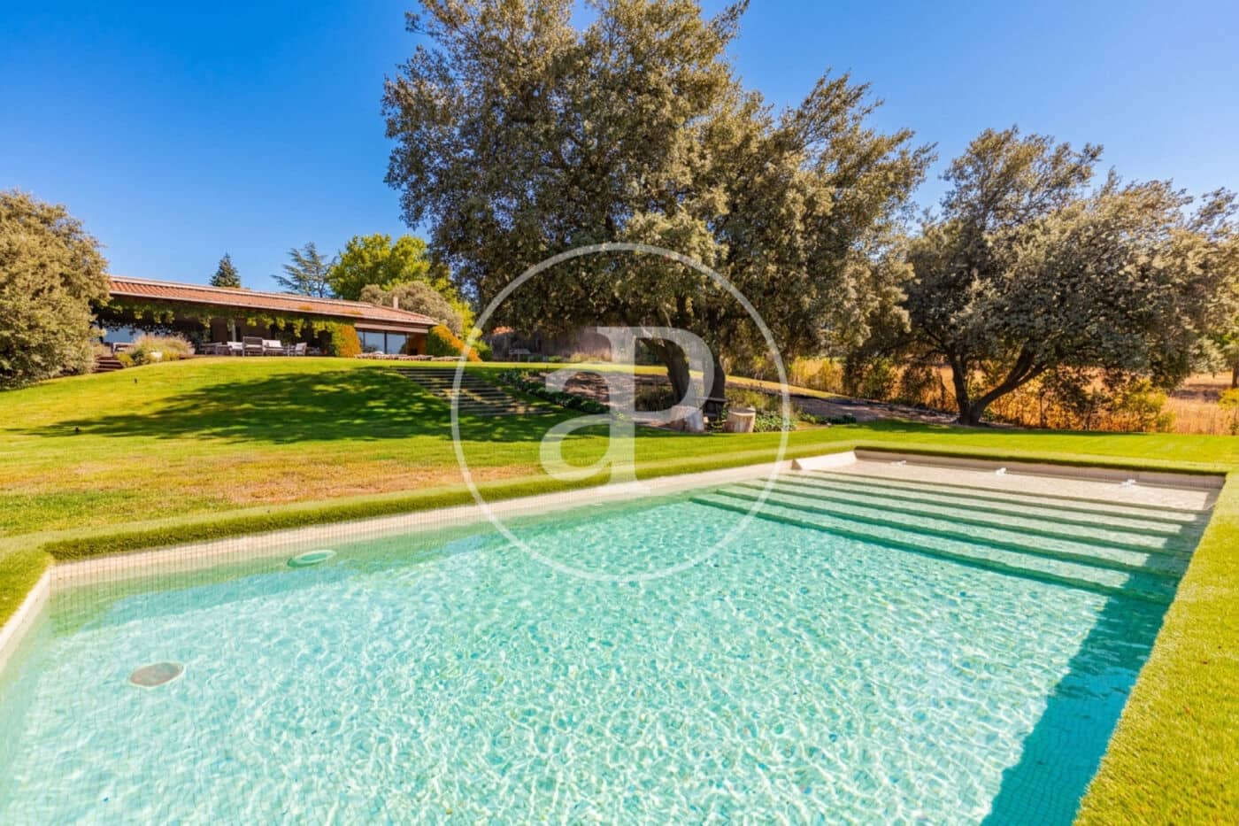 4 bedroom Villa for sale in San Agustin del Guadalix with pool garage - € 2,300,000 (Ref: 9797127)