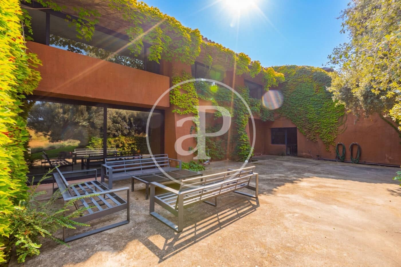 4 bedroom Villa for sale in San Agustin del Guadalix with pool garage - € 2,300,000 (Ref: 9797127)