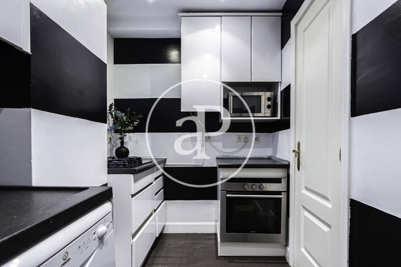 2 soverom Leilighet til leie i Madrid by - € 1 680 (Ref: 9797129)