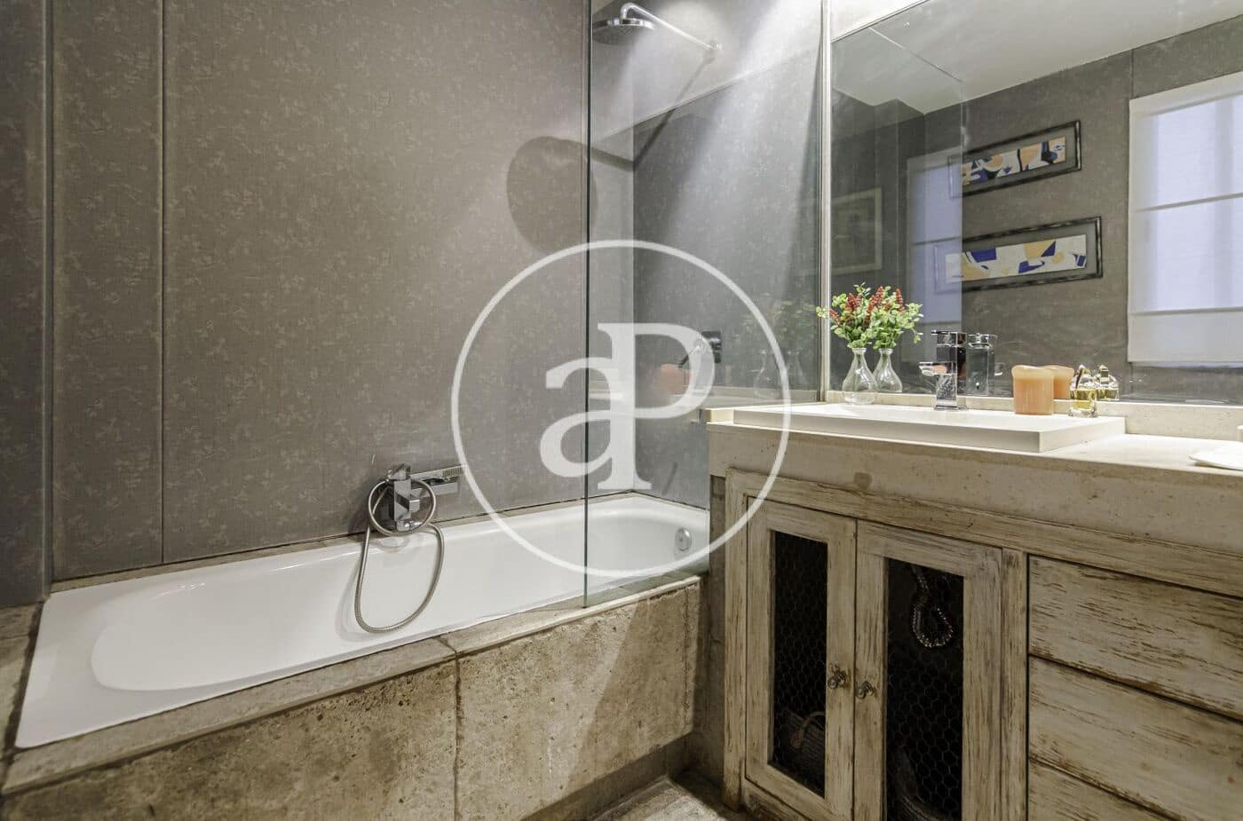 2 soverom Leilighet til leie i Madrid by - € 1 680 (Ref: 9797129)