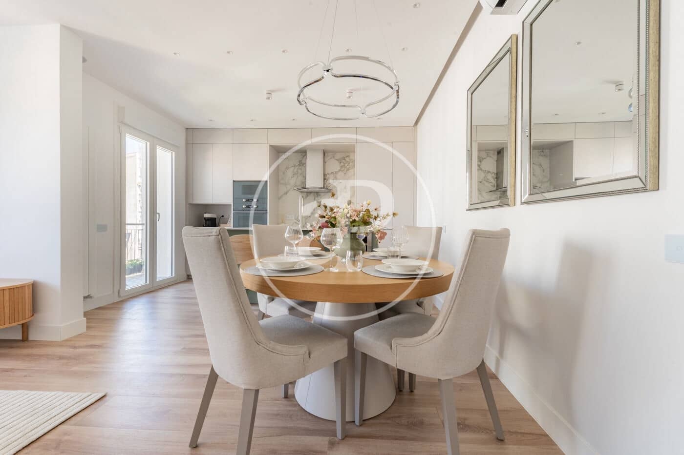 2 soveværelse Lejlighed til salg i Madrid by - € 1.352.000 (Ref: 9797135)