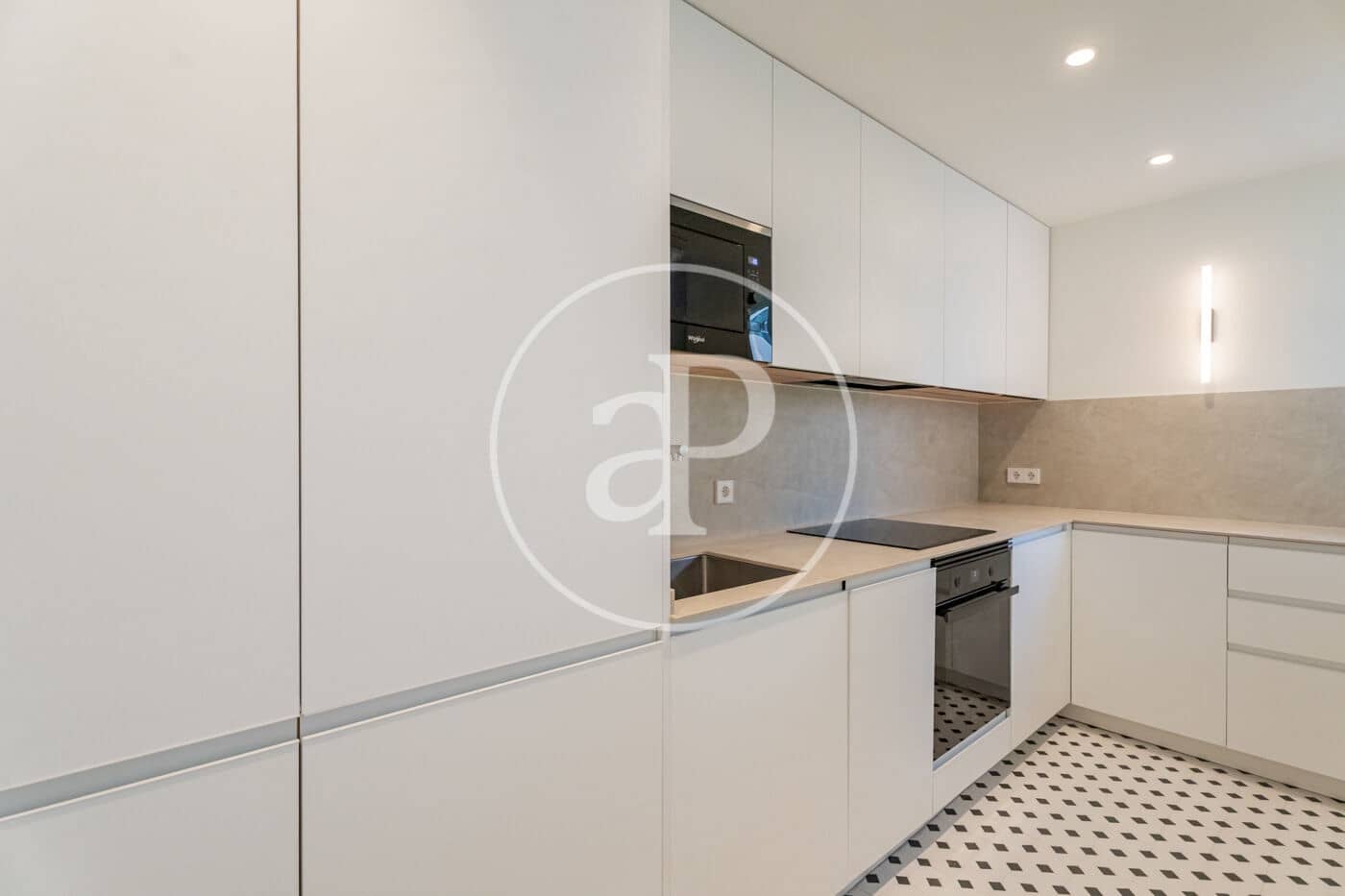 3 soveværelse Lejlighed til salg i Madrid by - € 895.000 (Ref: 9799270)