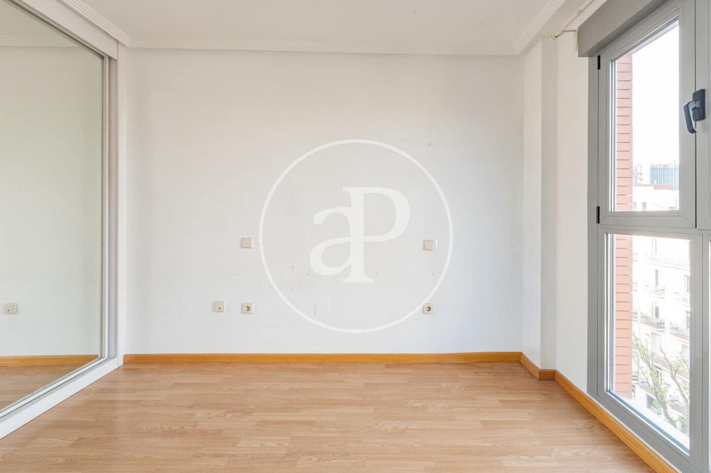 2 quarto Apartamento para arrendar em Madrid cidade - 1 900 € (Ref: 9799271)