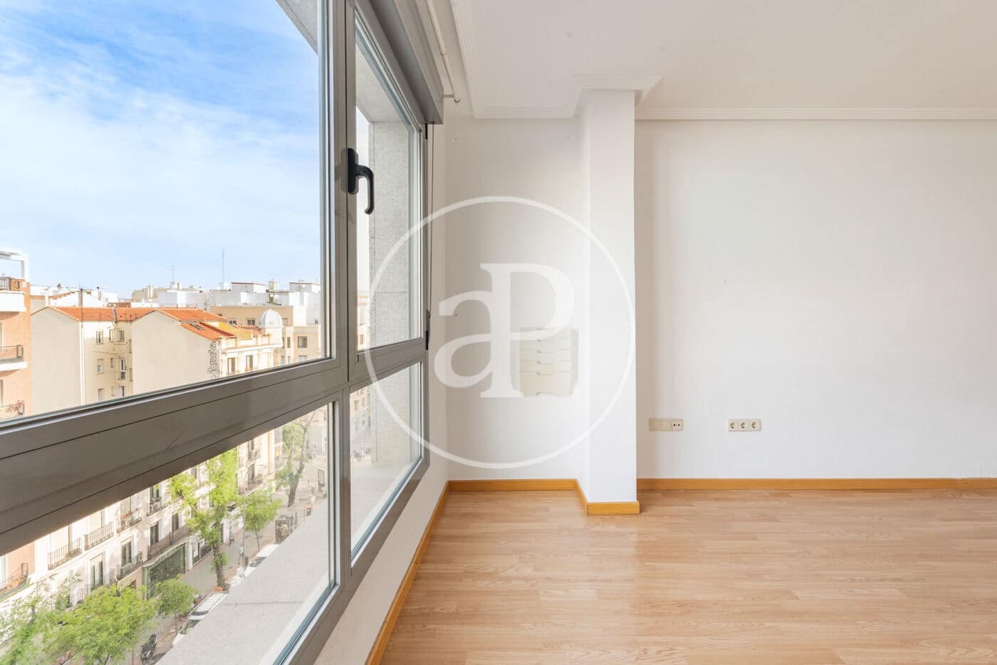2 quarto Apartamento para arrendar em Madrid cidade - 1 900 € (Ref: 9799271)