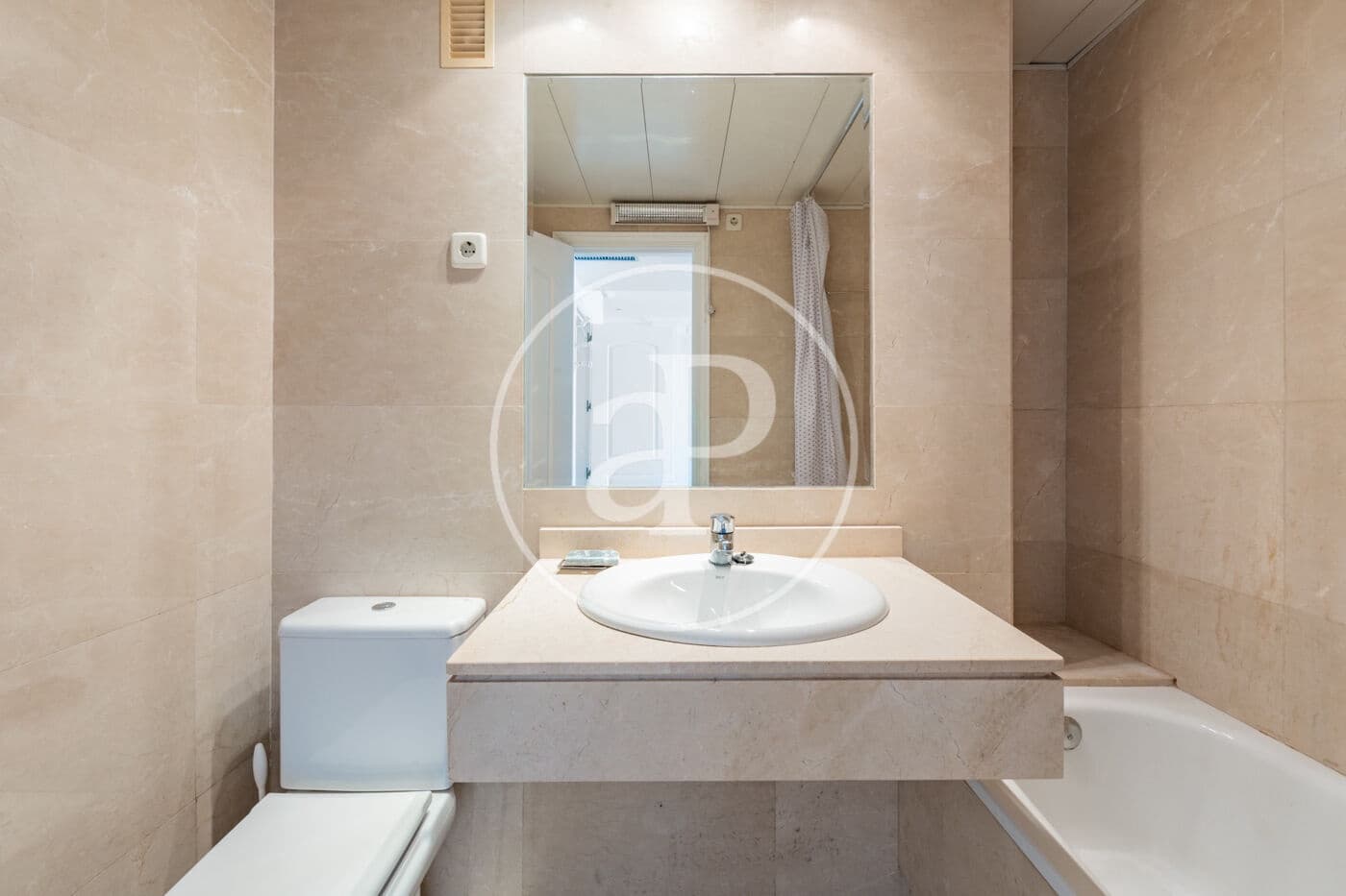 2 quarto Apartamento para arrendar em Madrid cidade - 1 900 € (Ref: 9799271)