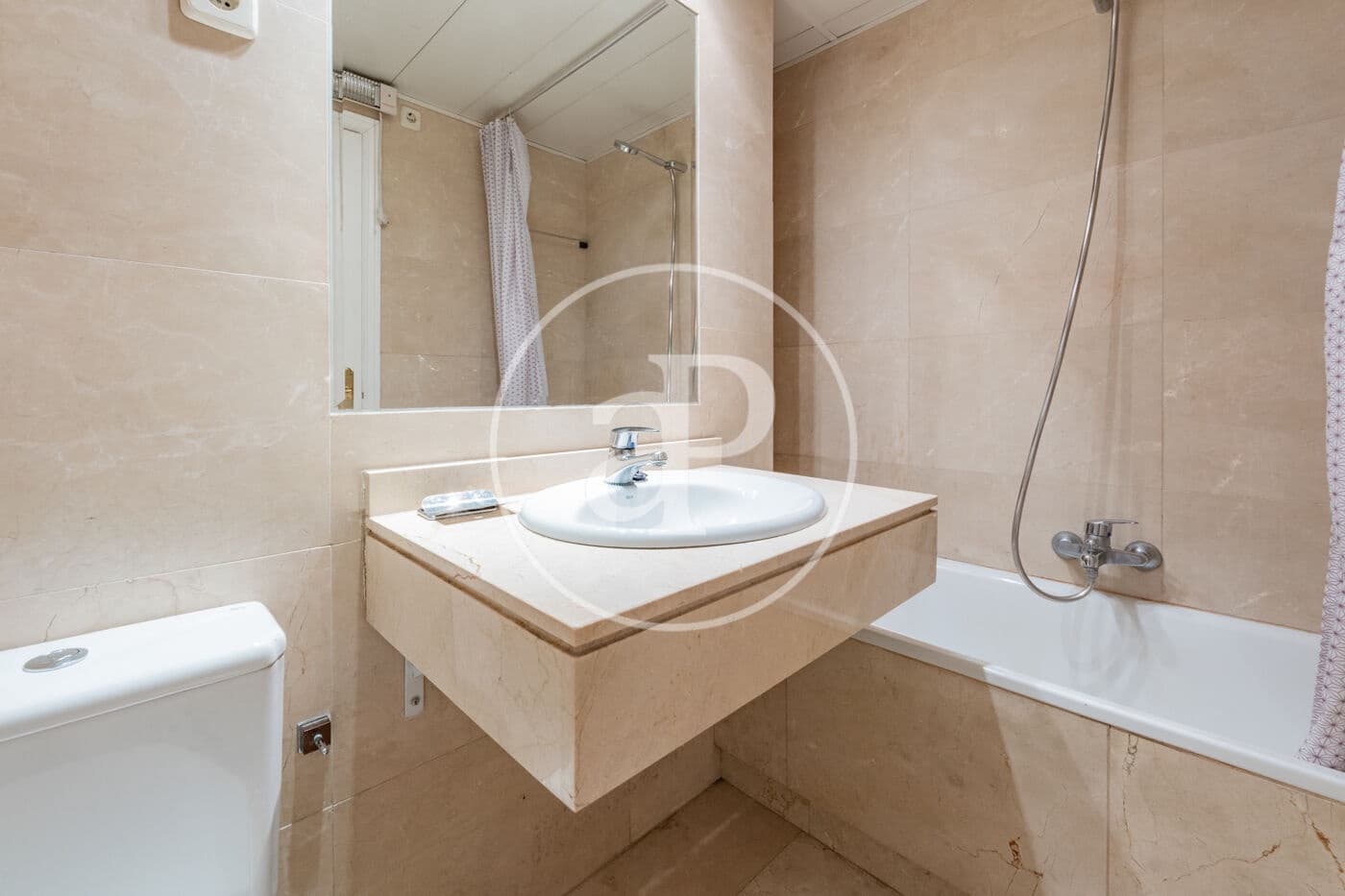 2 quarto Apartamento para arrendar em Madrid cidade - 1 900 € (Ref: 9799271)