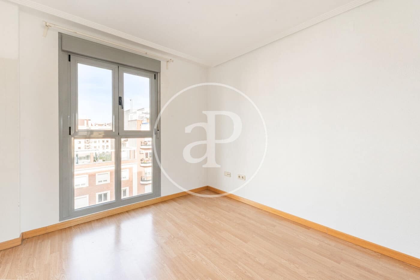 2 quarto Apartamento para arrendar em Madrid cidade - 1 900 € (Ref: 9799271)
