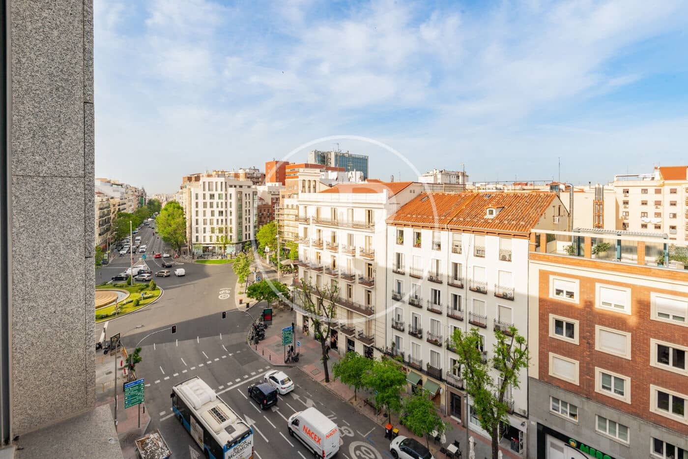 2 quarto Apartamento para arrendar em Madrid cidade - 1 900 € (Ref: 9799271)