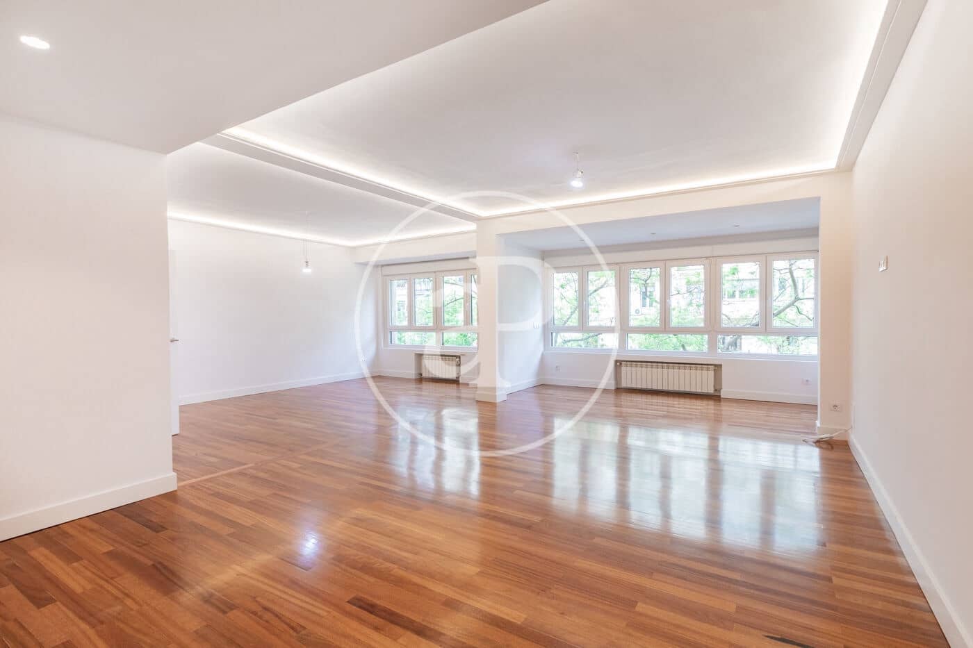 3 soverom Leilighet til leie i Madrid by med garasje - € 3 800 (Ref: 9799272)