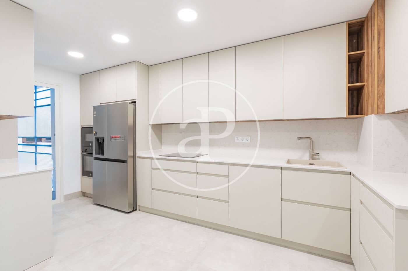 3 soverom Leilighet til leie i Madrid by med garasje - € 3 800 (Ref: 9799272)
