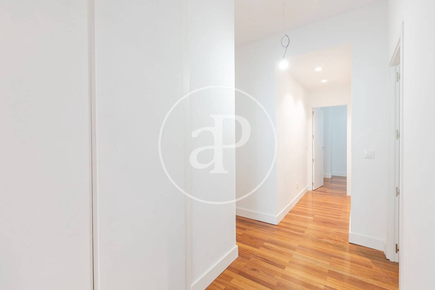 3 soverom Leilighet til leie i Madrid by med garasje - € 3 800 (Ref: 9799272)