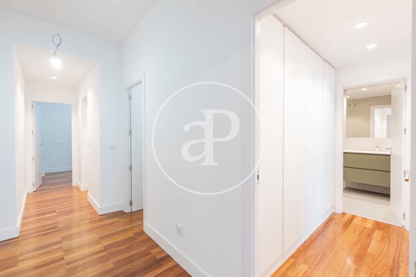 3 soverom Leilighet til leie i Madrid by med garasje - € 3 800 (Ref: 9799272)