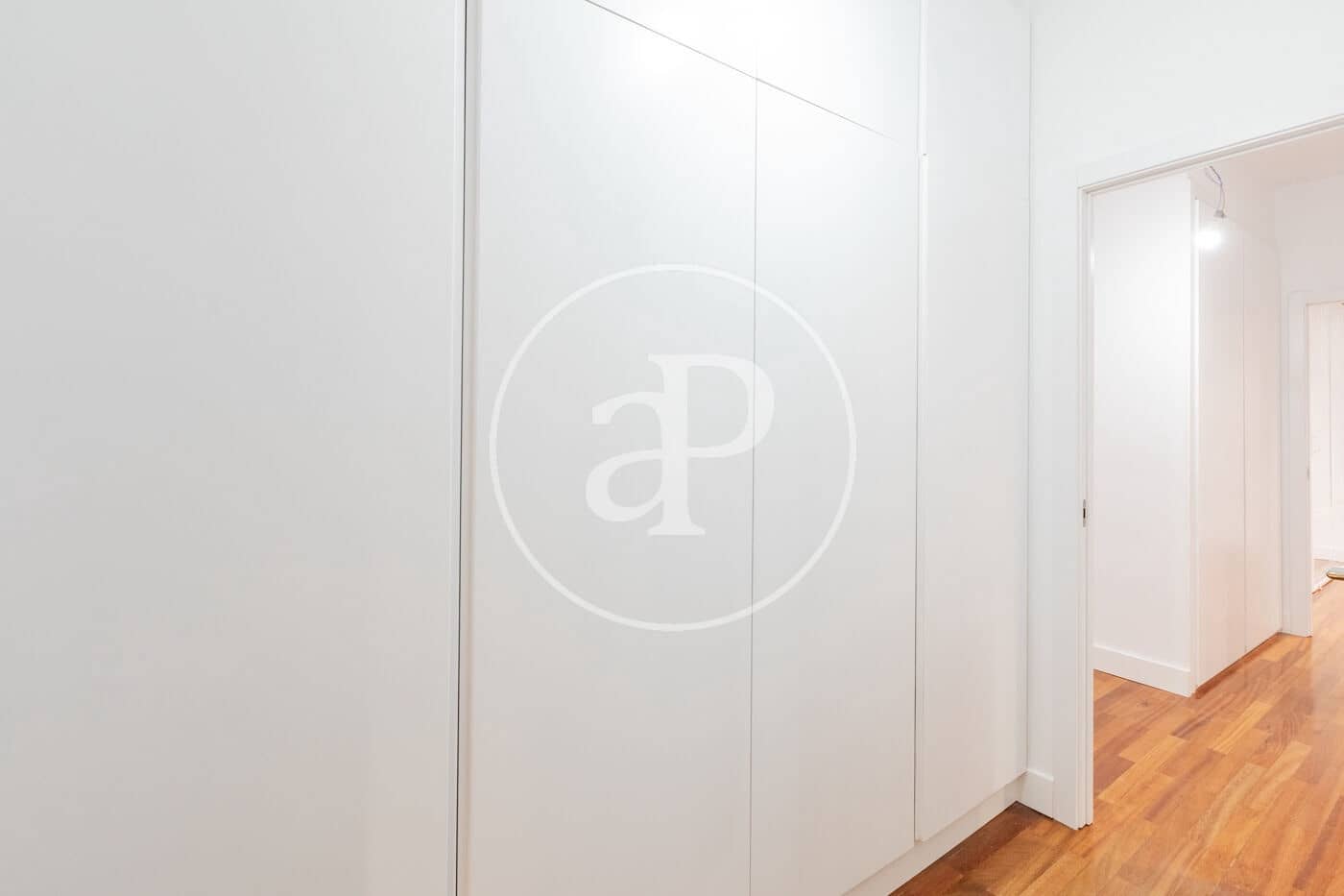 3 soverom Leilighet til leie i Madrid by med garasje - € 3 800 (Ref: 9799272)