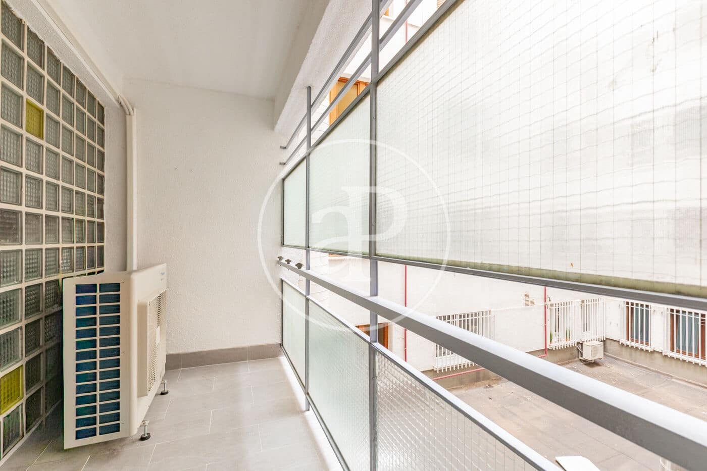 3 soverom Leilighet til leie i Madrid by med garasje - € 3 800 (Ref: 9799272)