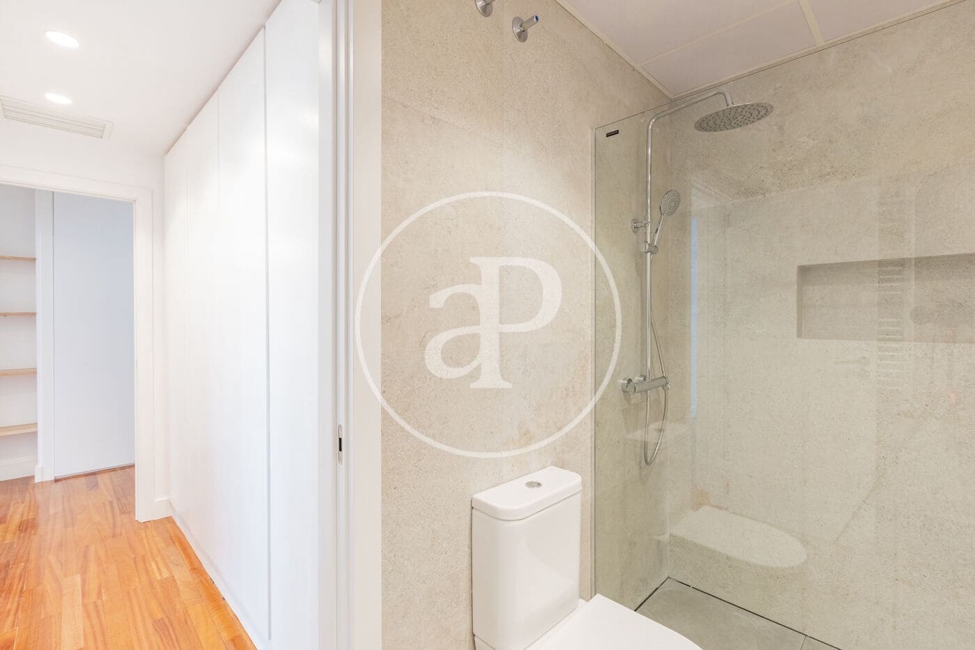 3 soverom Leilighet til leie i Madrid by med garasje - € 3 800 (Ref: 9799272)