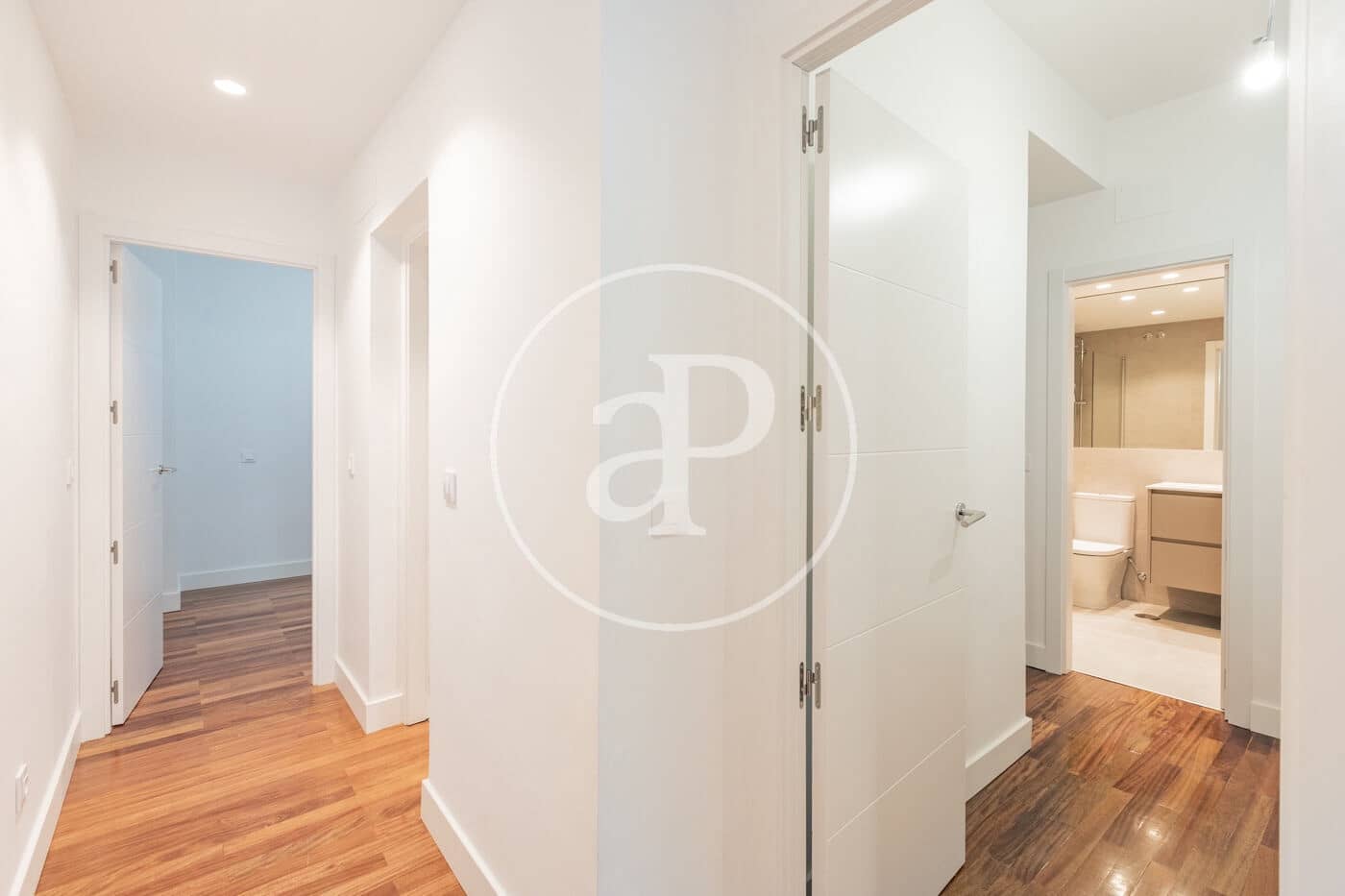 3 soverom Leilighet til leie i Madrid by med garasje - € 3 800 (Ref: 9799272)