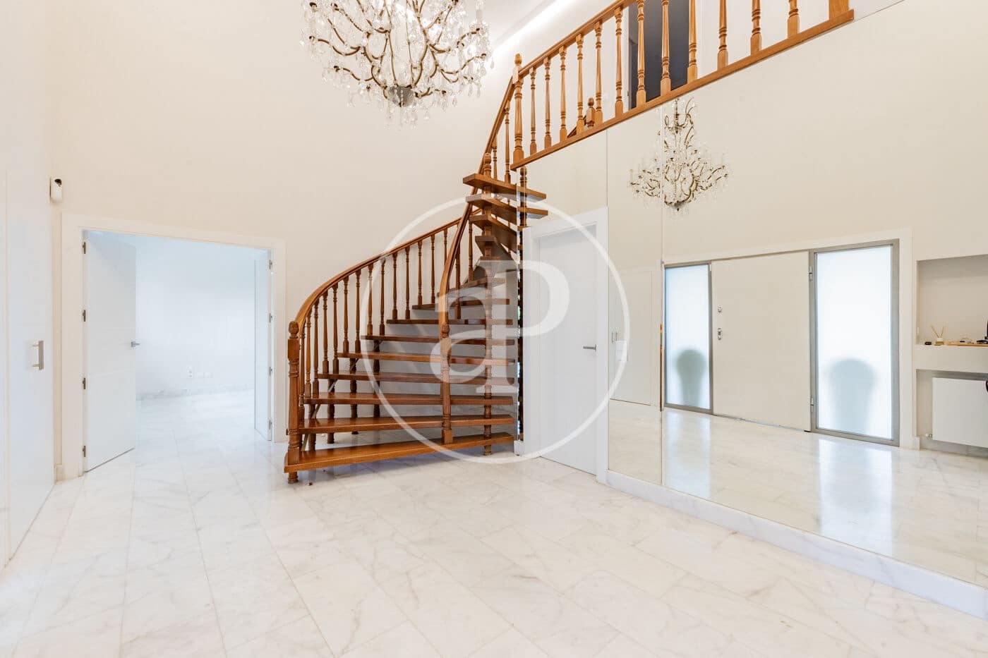 6 bedroom Villa for sale in Madrid city - € 4,500,000 (Ref: 9804304)