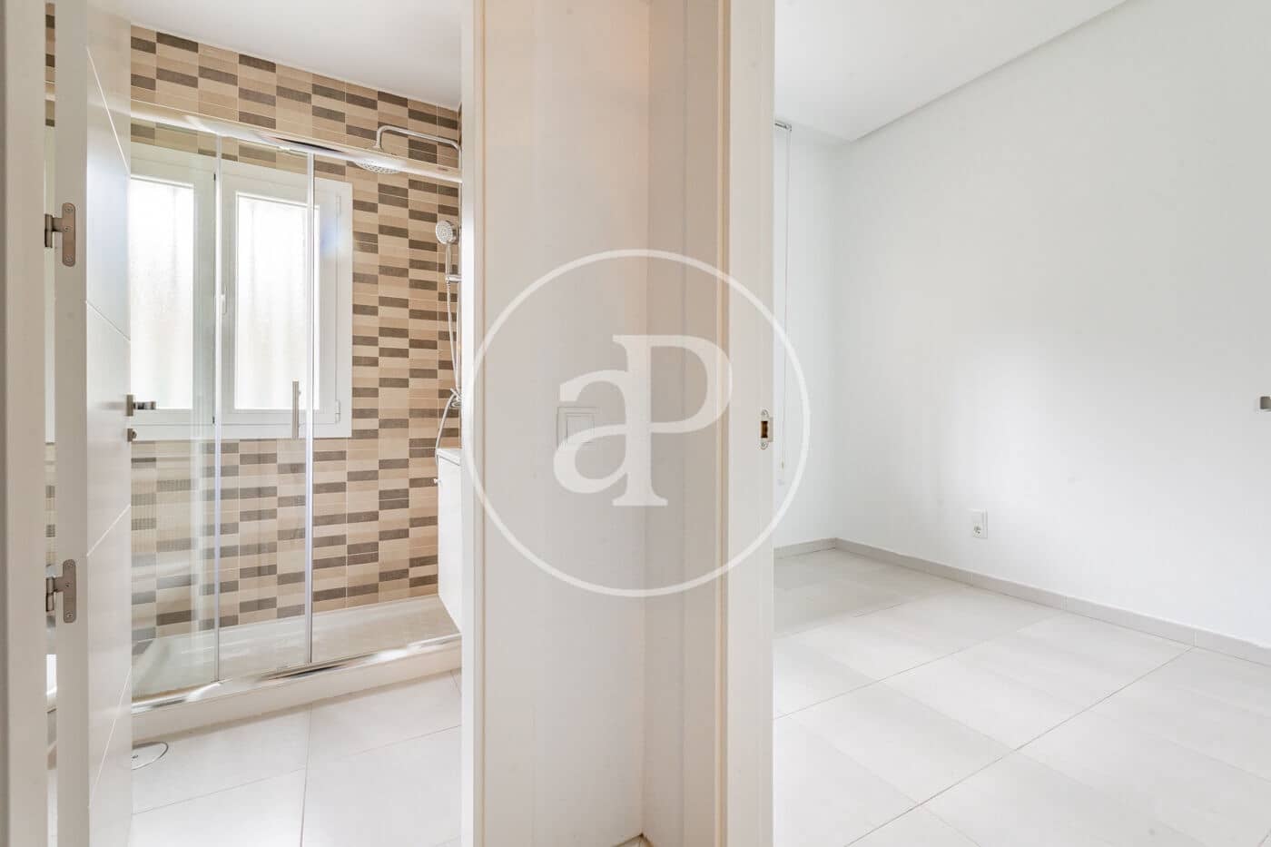 6 bedroom Villa for sale in Madrid city - € 4,500,000 (Ref: 9804304)