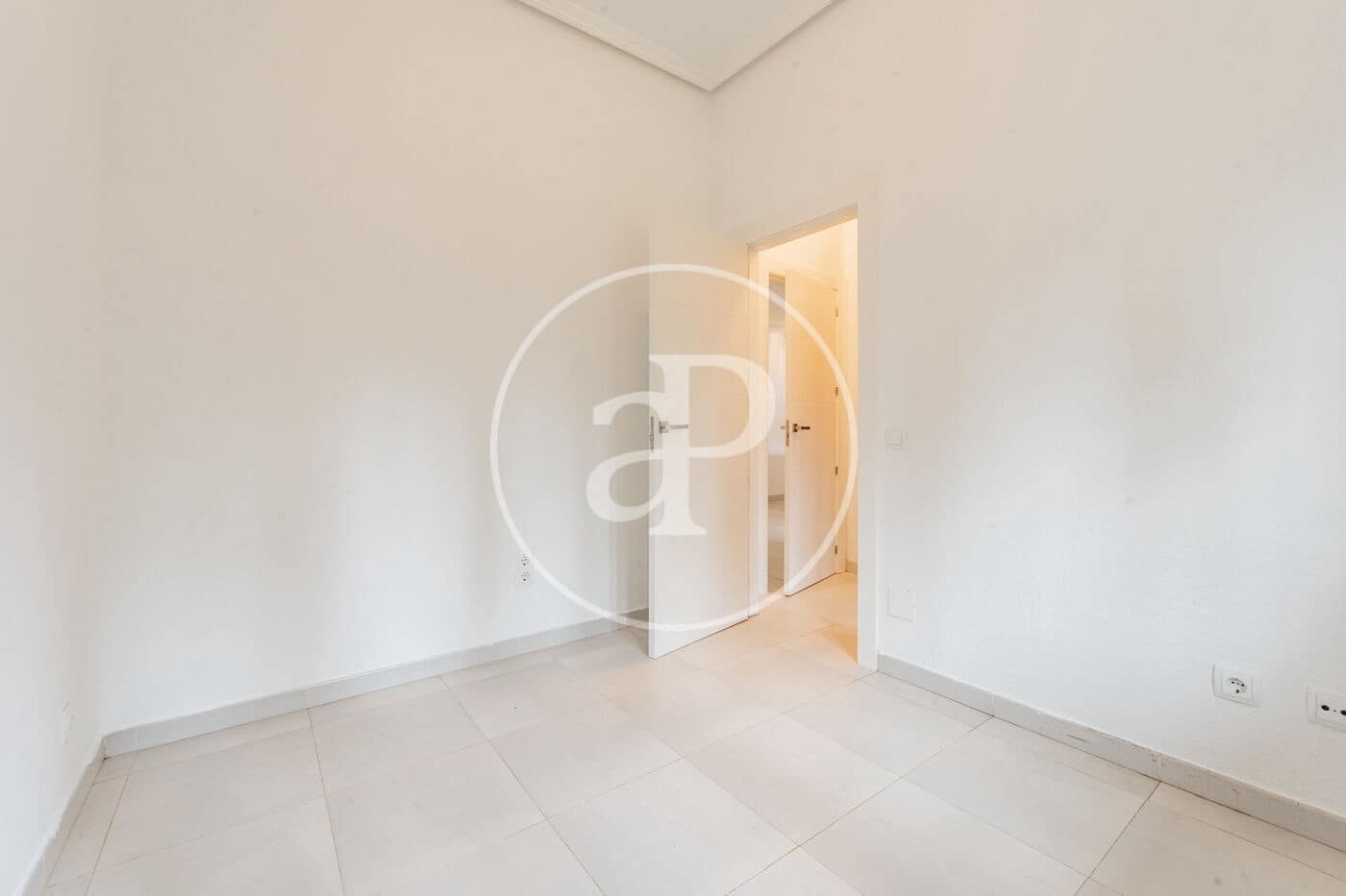 6 bedroom Villa for sale in Madrid city - € 4,500,000 (Ref: 9804304)