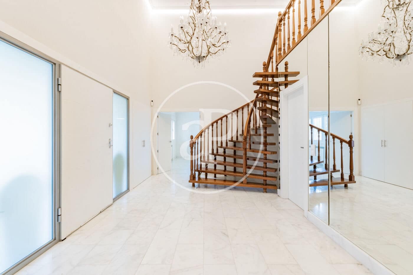 6 bedroom Villa for sale in Madrid city - € 4,500,000 (Ref: 9804304)