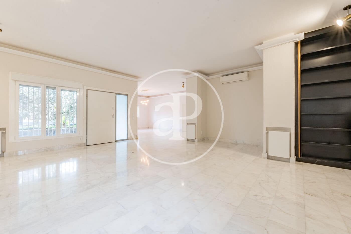 6 bedroom Villa for sale in Madrid city - € 4,500,000 (Ref: 9804304)