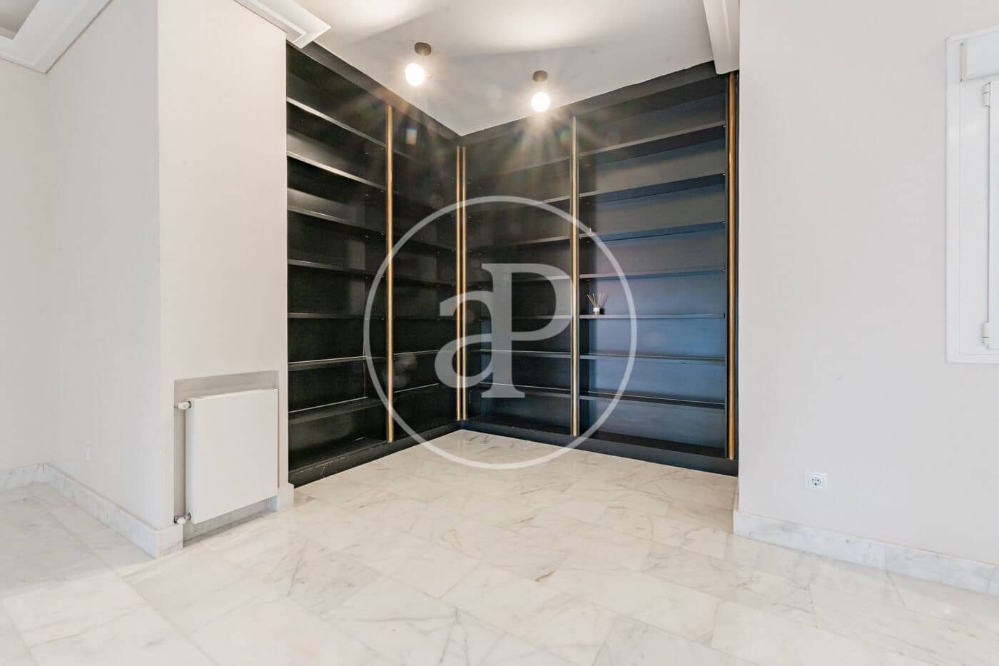 6 bedroom Villa for sale in Madrid city - € 4,500,000 (Ref: 9804304)