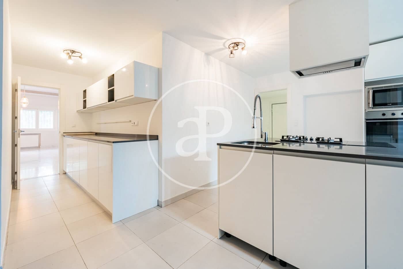 6 bedroom Villa for sale in Madrid city - € 4,500,000 (Ref: 9804304)