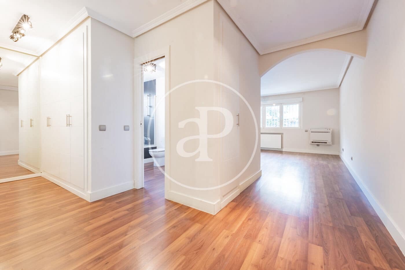 6 bedroom Villa for sale in Madrid city - € 4,500,000 (Ref: 9804304)