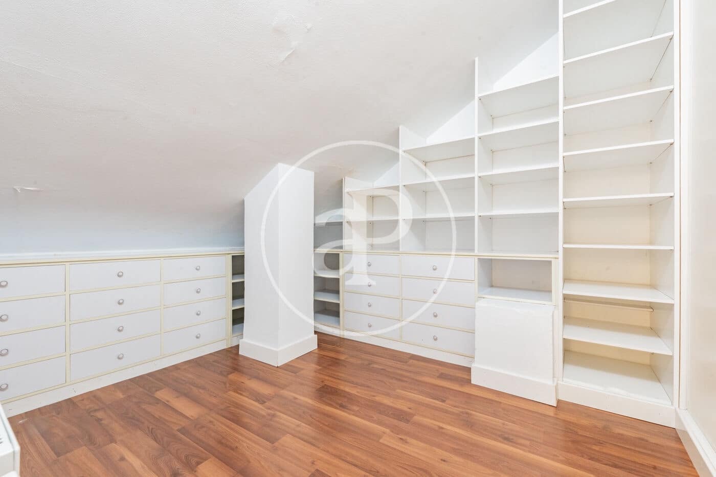 6 bedroom Villa for sale in Madrid city - € 4,500,000 (Ref: 9804304)