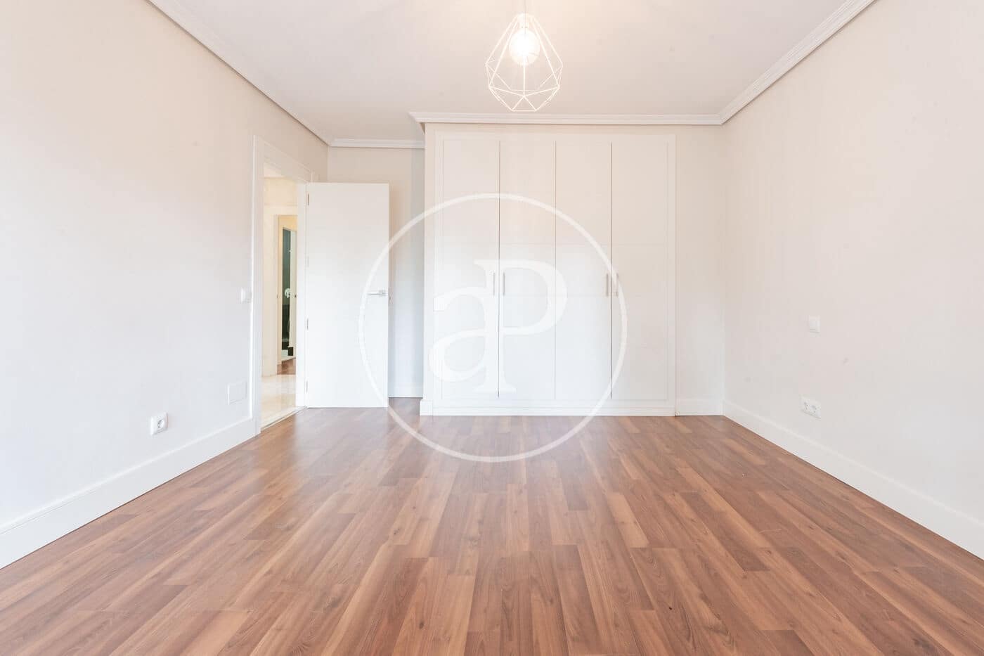 6 bedroom Villa for sale in Madrid city - € 4,500,000 (Ref: 9804304)