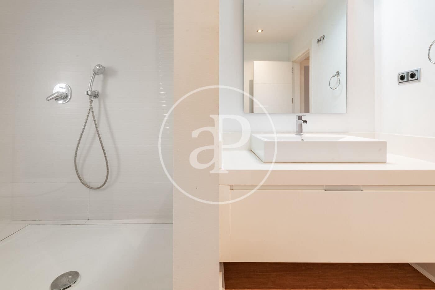 6 bedroom Villa for sale in Madrid city - € 4,500,000 (Ref: 9804304)