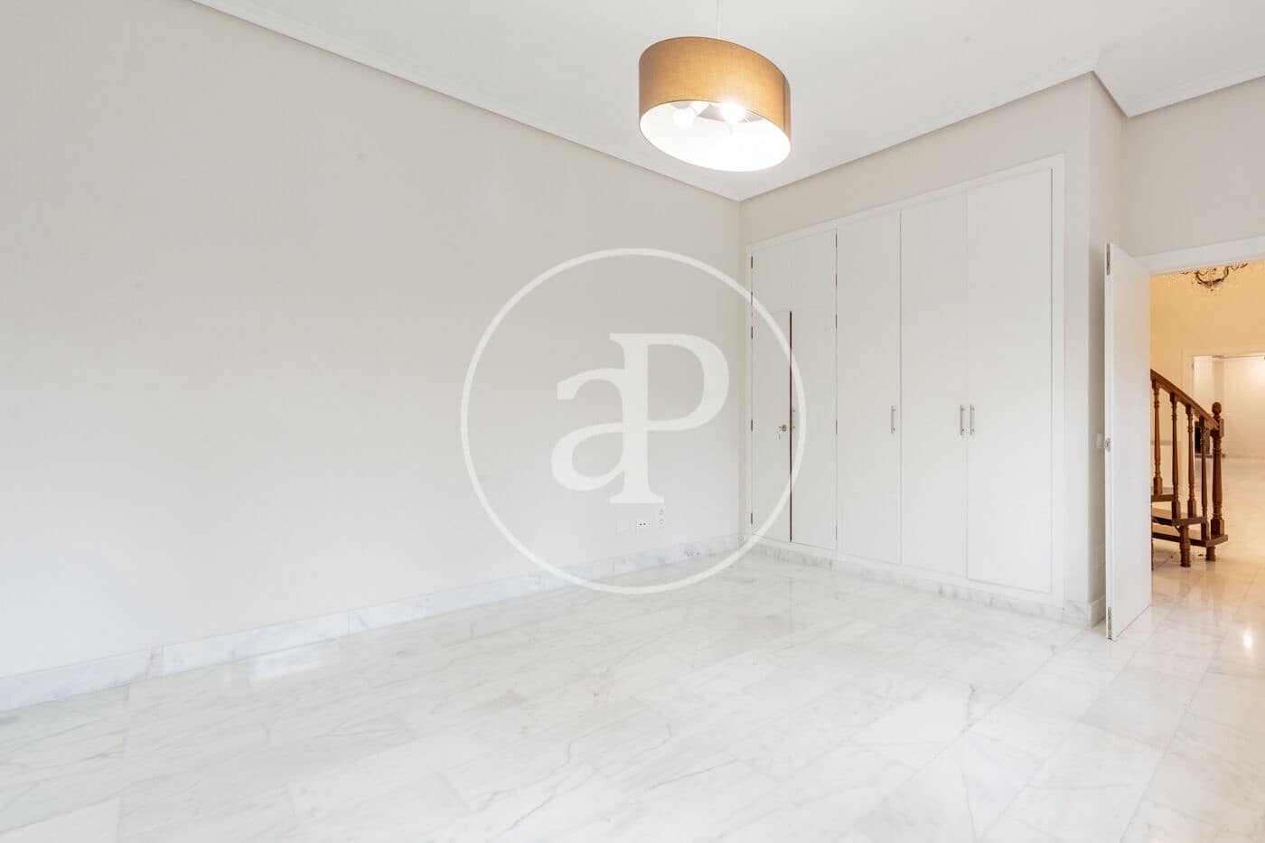 6 bedroom Villa for sale in Madrid city - € 4,500,000 (Ref: 9804304)