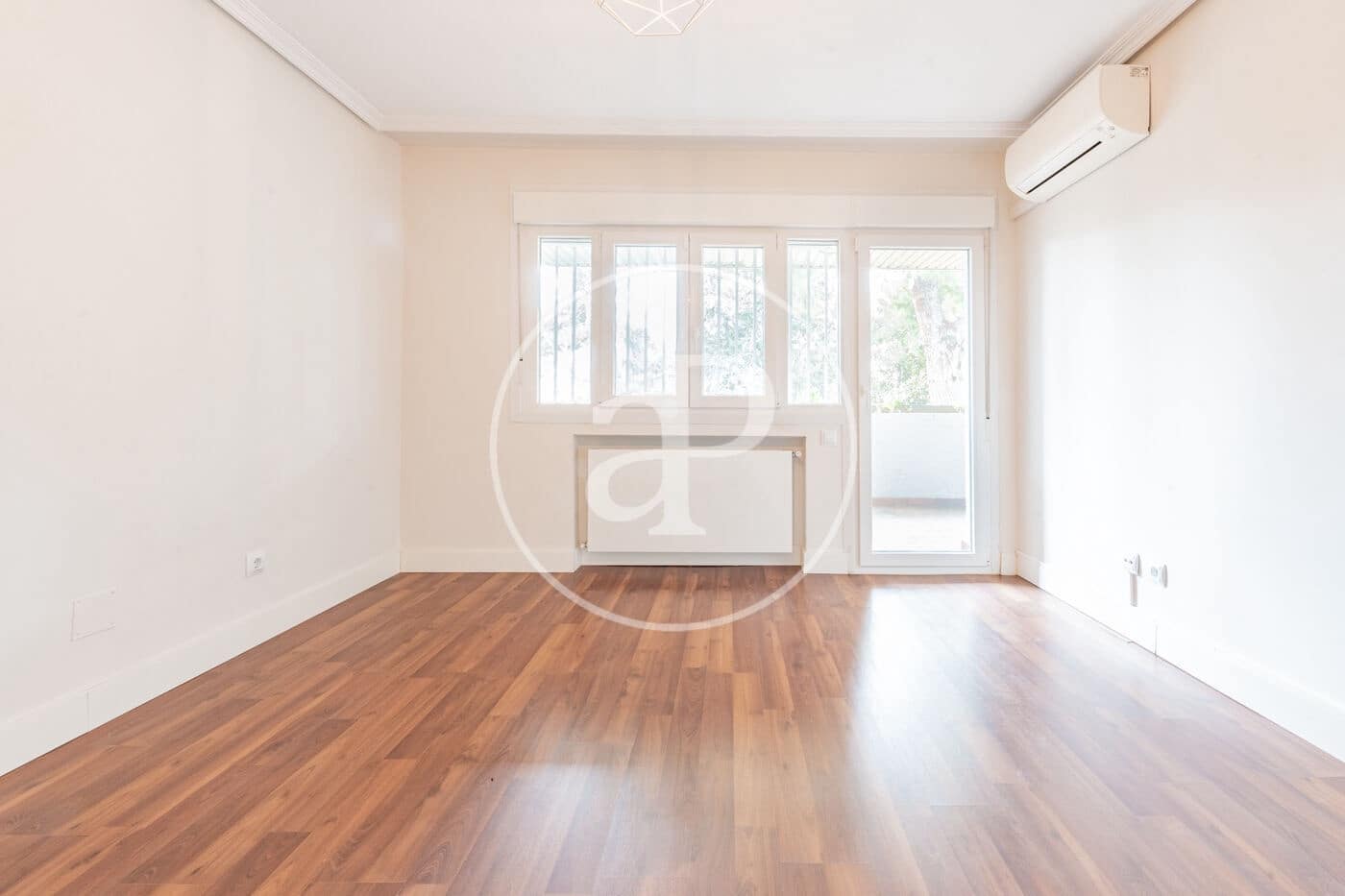 6 bedroom Villa for sale in Madrid city - € 4,500,000 (Ref: 9804304)