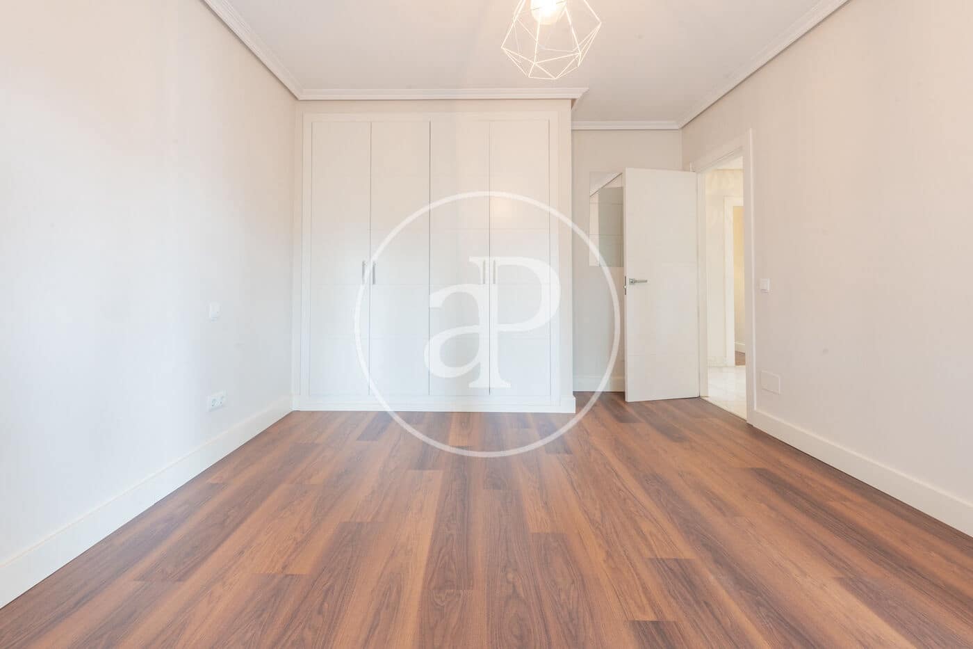 6 bedroom Villa for sale in Madrid city - € 4,500,000 (Ref: 9804304)