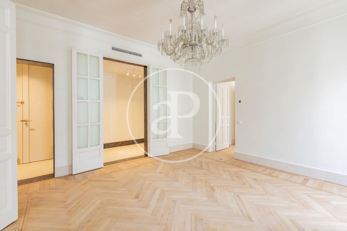 4 slaapkamer Appartement te huur in Madrid stad - € 15.000 (Ref: 9804305)